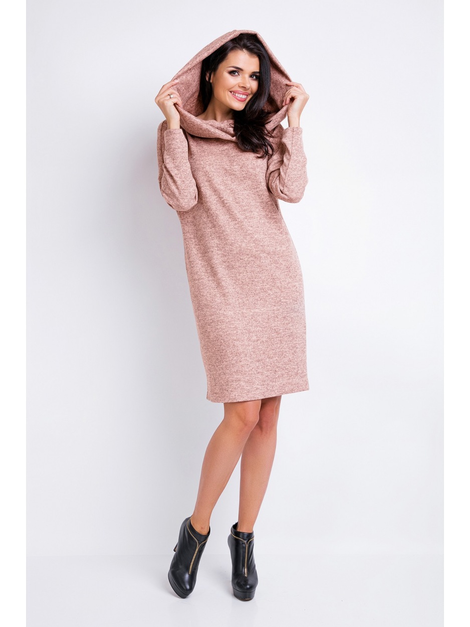 Luźna, wygodna sukienka sweterkowa z obszernym kapturem, różowa - tył