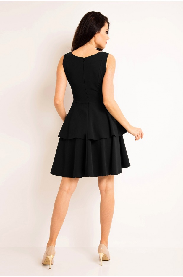 Elegancka sukienka rozkloszowana mini z falbanami, czarna - bok