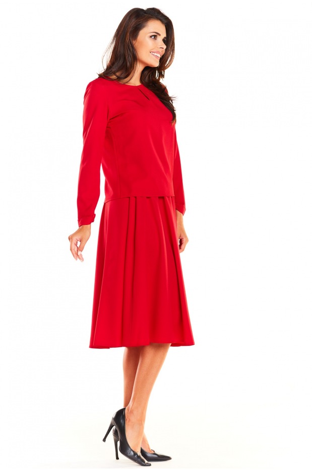 Elegancki komplet: luźna bluzka z długimi rękawami i rozkloszowana spódnica midi, czerwony - przód