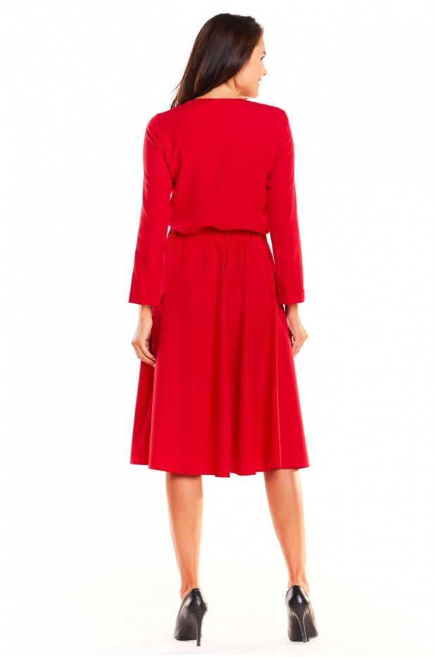 Elegancki komplet: luźna bluzka z długimi rękawami i rozkloszowana spódnica midi, czerwony - bok