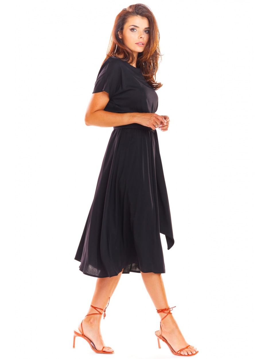 Czarna Midi Sukienka - Elegancja z Krótkim Kimonowym Rękawem - przód