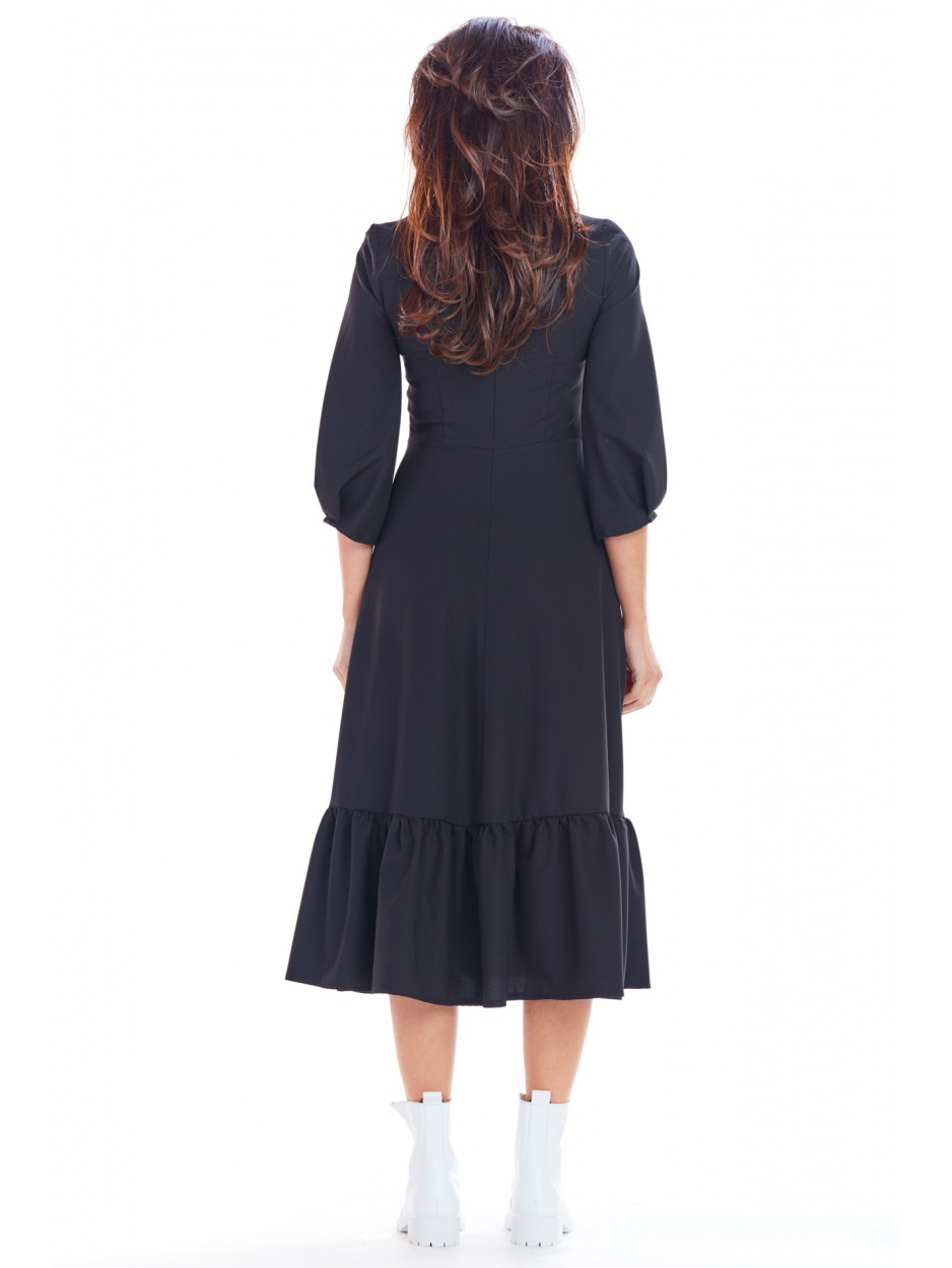 Rozkloszowana sukienka midi z falbaną i rękawami ¾, czarna - detal