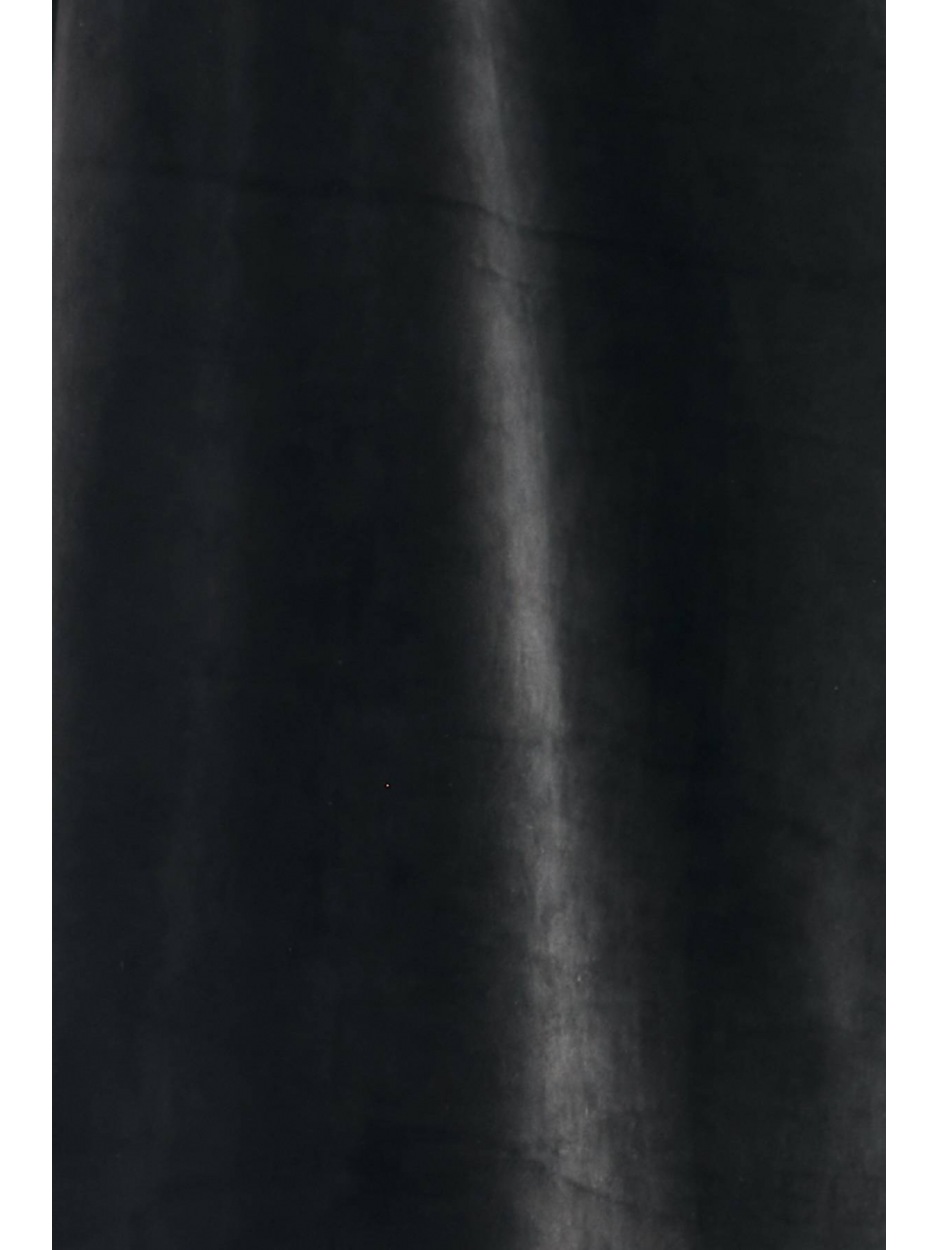 Mroczna Elegancja – Czarne Welurowe Spodnie z Lampasem Z Logo - prawo