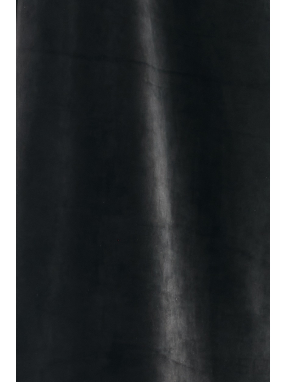 Mroczna Elegancja – Czarne Welurowe Spodnie z Lampasem Z Logo - przód