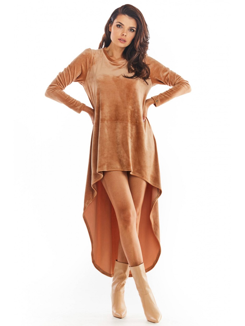 Asymetryczna sukienka welurowa mini z długimi rękawami, beżowa - przód