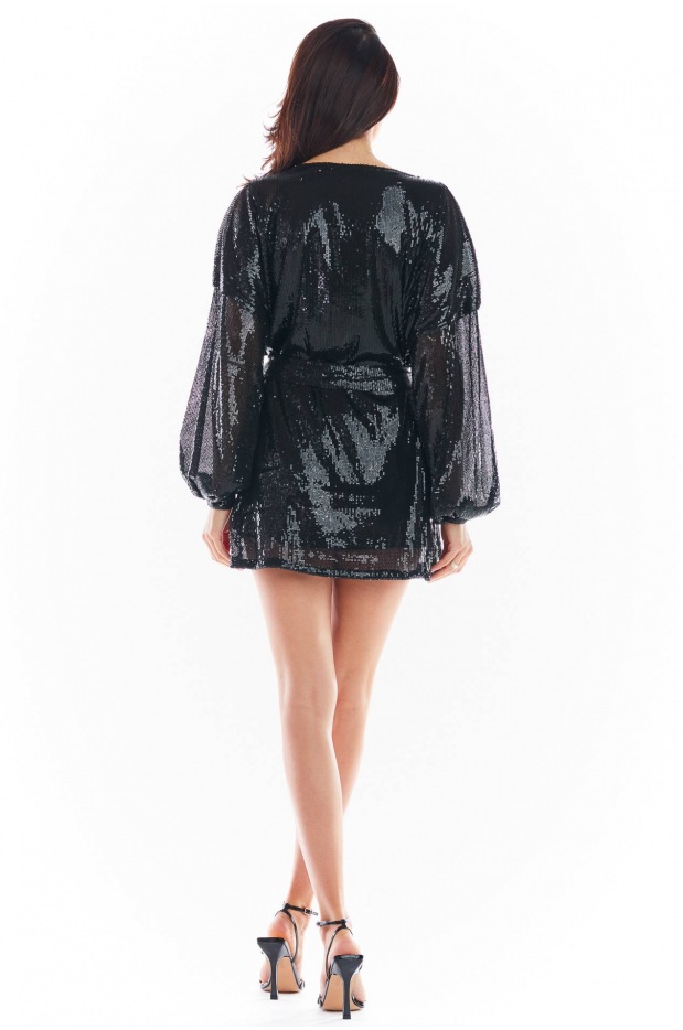 Luźna sukienka cekinowa mini z długimi rękawami i przewiązaniem w talii, czarna - detal