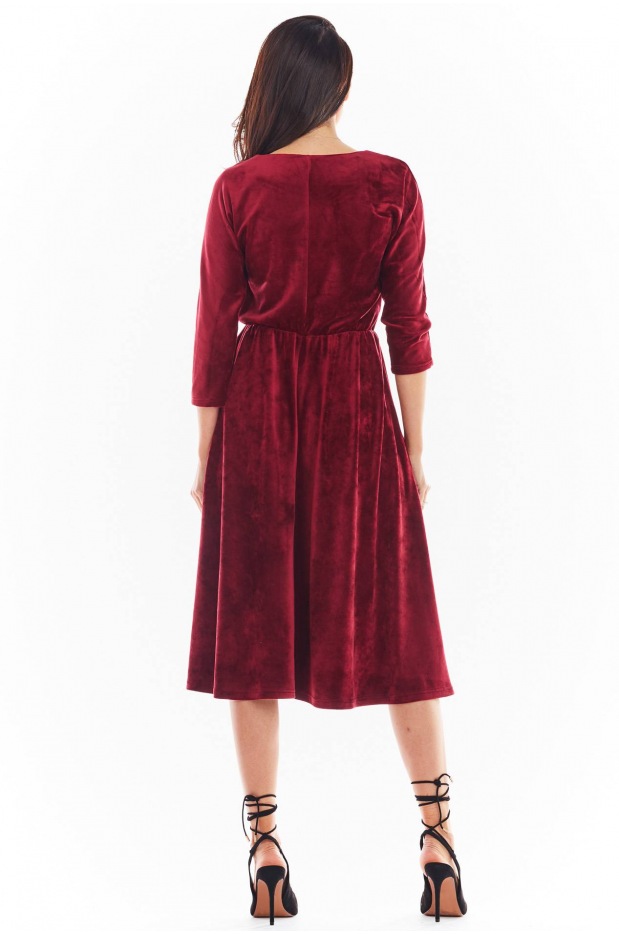 Sukienka Bordowa Pasja – Intensywność Koloru W Eleganckim Stylu - lewo