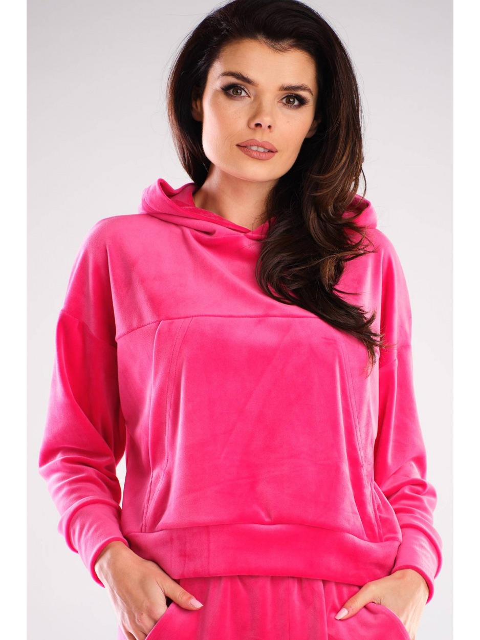 Różowa Energetyka – Bluza Kangurka w Intensywnym Różu dla Dynamicznych Stylizacji - tył
