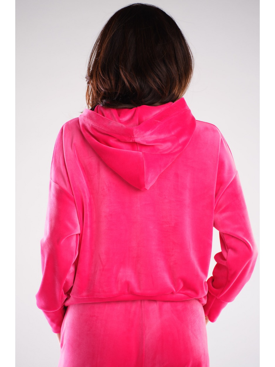 Różowa Energetyka – Bluza Kangurka w Intensywnym Różu dla Dynamicznych Stylizacji - detal