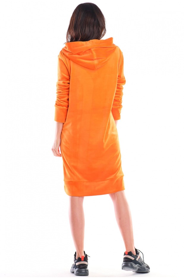 Sukienka Welurowa z Kapturem Pomarańczowa Żywiołowość – Kolorowy Akcent Energii - dół
