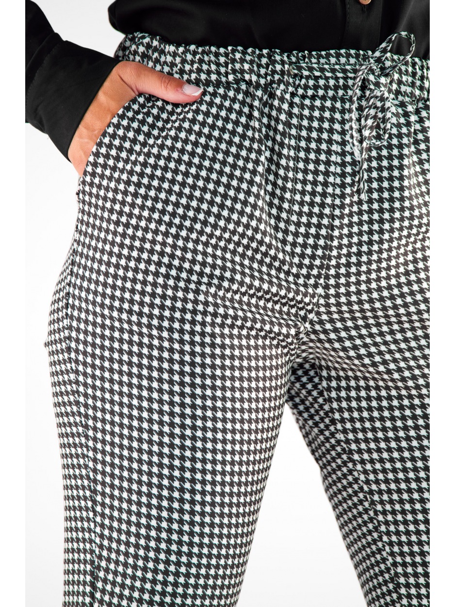 Casualowe spodnie z tkaniny, pepitka czarno-biała - prawo