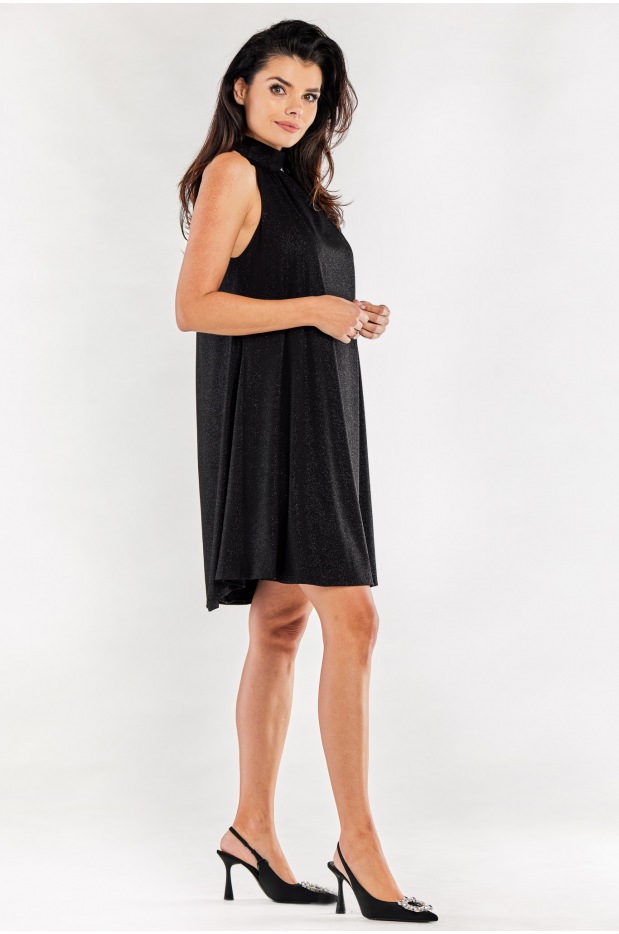 Trapezowa, brokatowa sukienka mini z półgolfem, czarny - bok