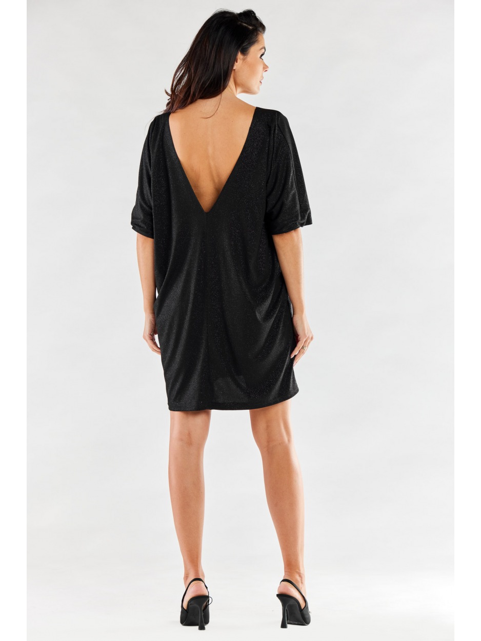 Brokatowa, oversizowa sukienka mini o luźnym fasonie i prostym kroju, czarna - góra