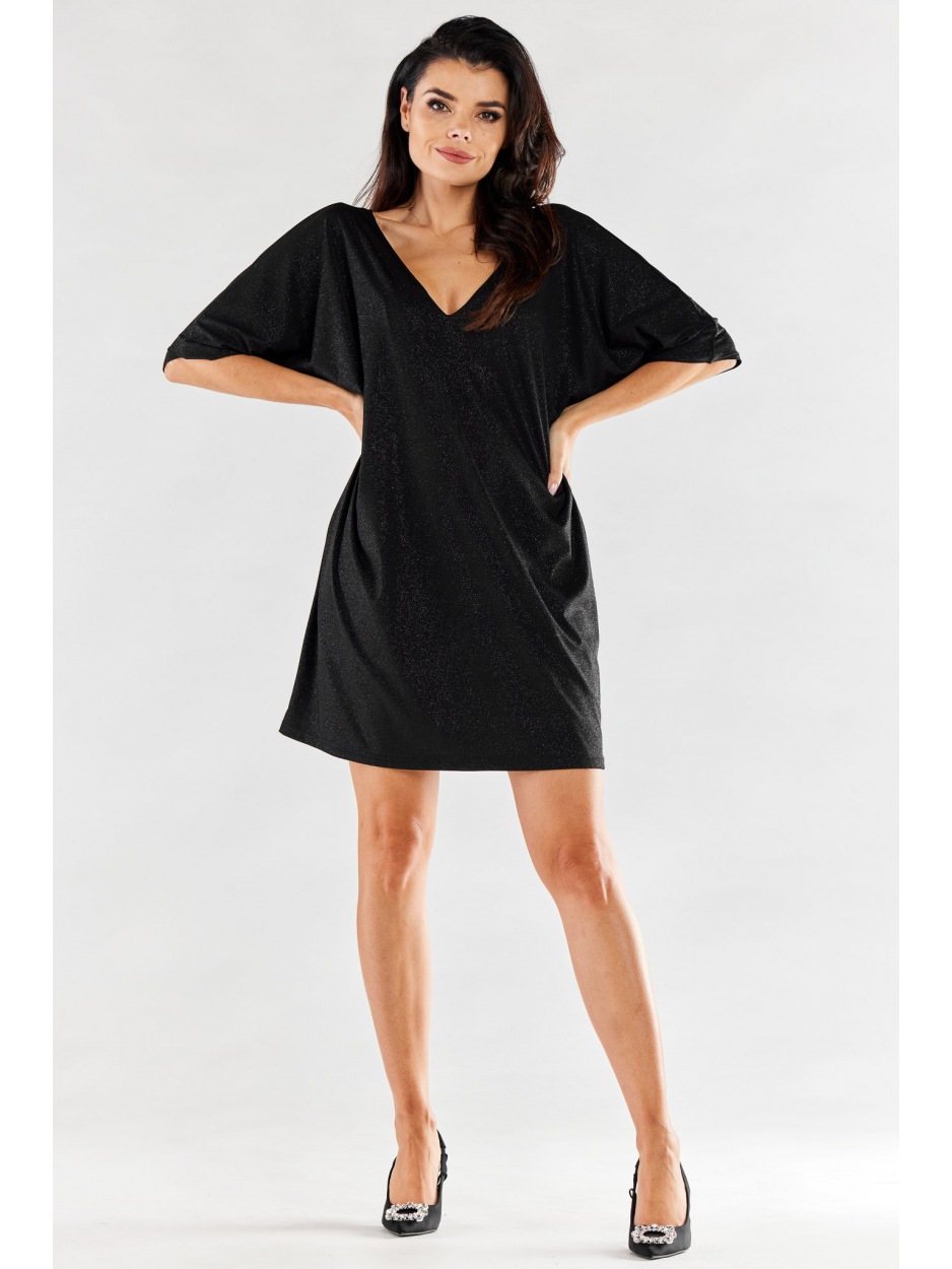 Brokatowa, oversizowa sukienka mini o luźnym fasonie i prostym kroju, czarna - tył
