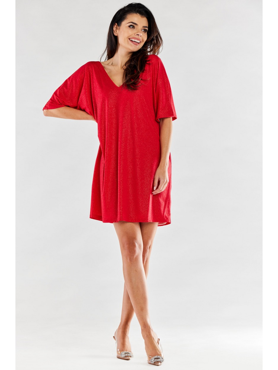 Brokatowa, oversizowa sukienka mini o luźnym fasonie i prostym kroju, czerwona - góra
