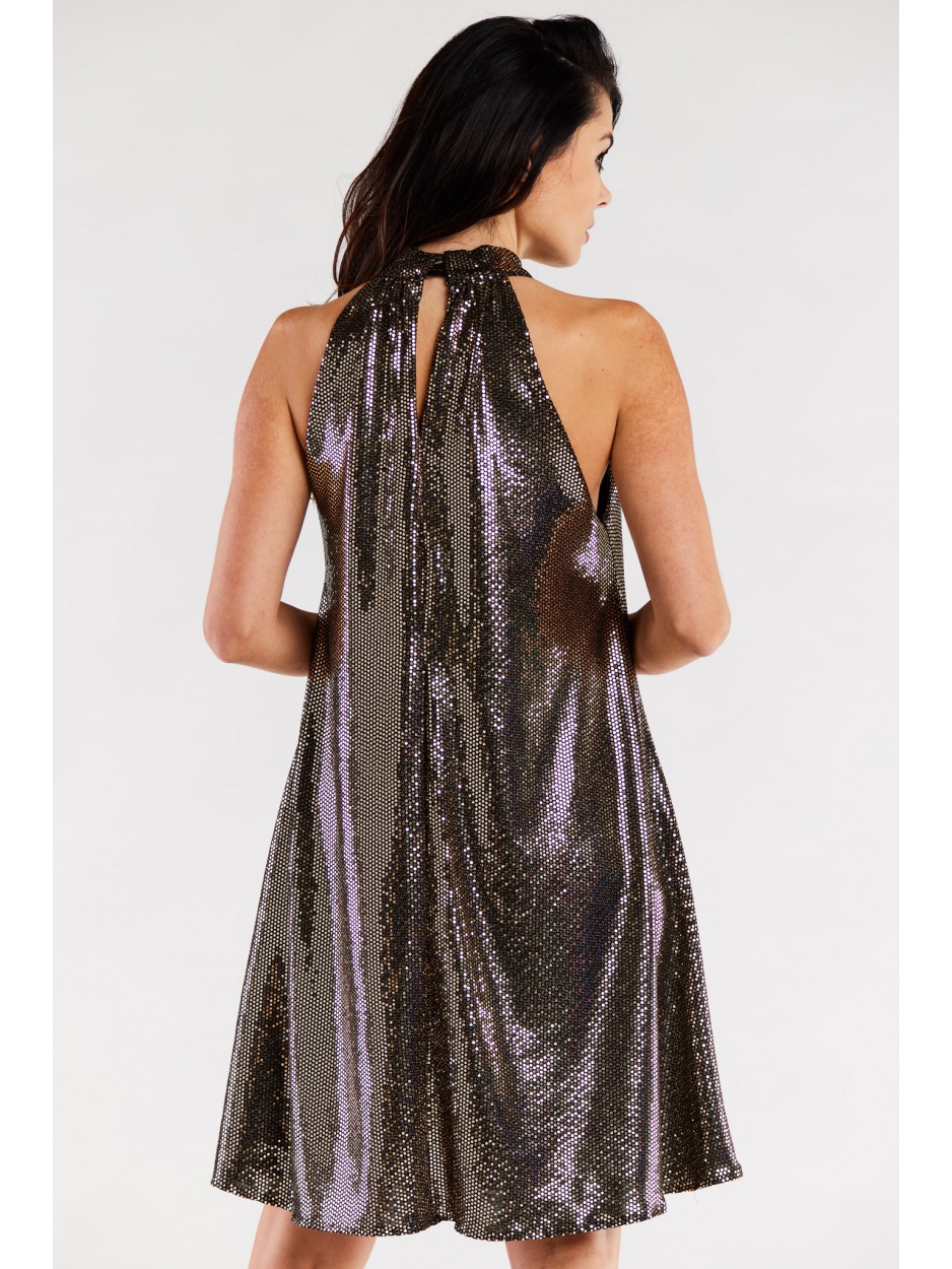 Trapezowa sukienka midi z półgolfem, złota - dół