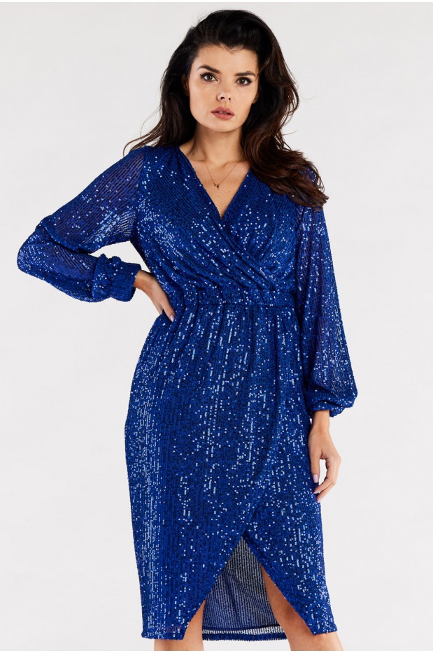 Asymetryczna cekinowa sukienka z kopertowym dekoltem i długimi rękawami, kobaltowy niebieski - prawo