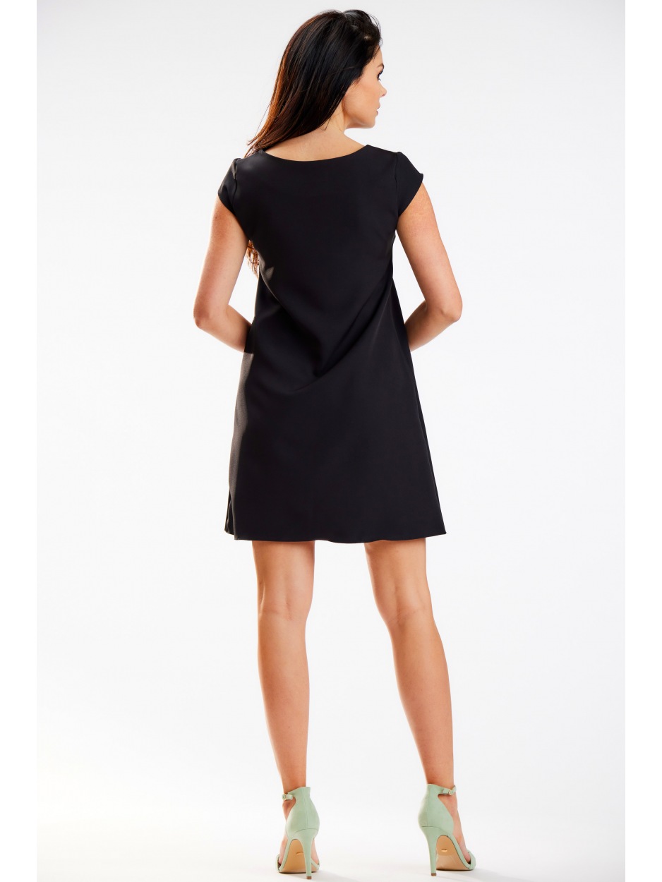 Trapezowa sukienka mini z krótkimi rękawami, czarna