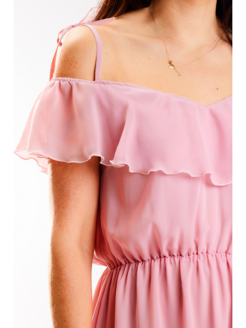 Sukienka maxi z szyfonu z hiszpańskim dekoltem szyfonu, pudrowy róż - dół