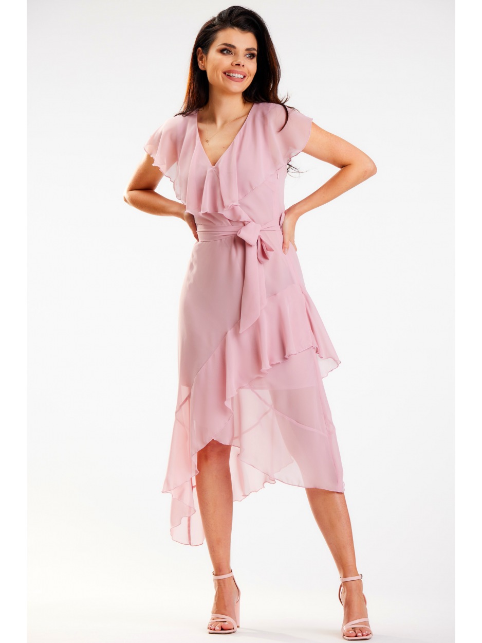 Asymetryczna sukienka z szyfonu z falbanami, pudrowy róż - tył