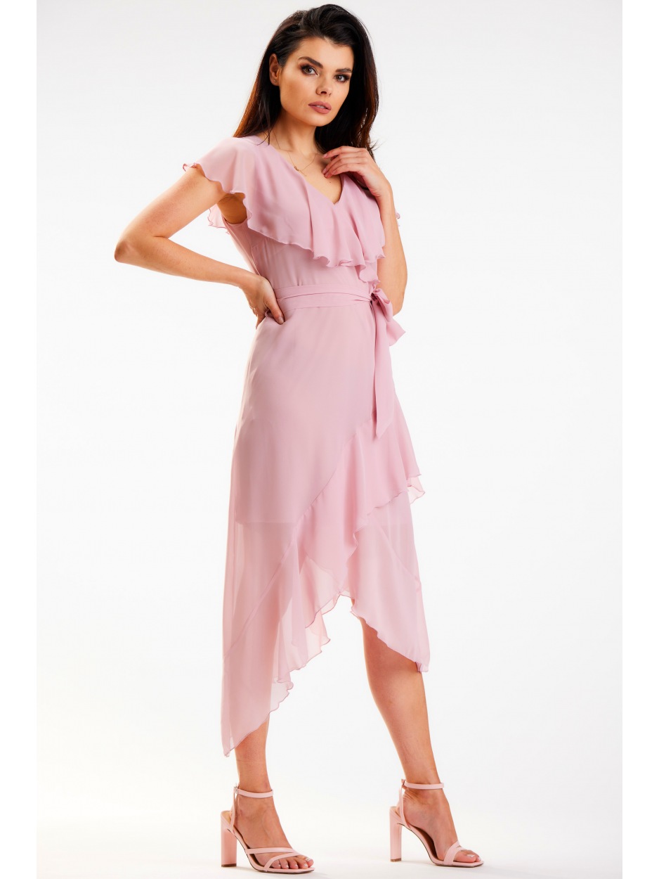Asymetryczna sukienka z szyfonu z falbanami, pudrowy róż - przód