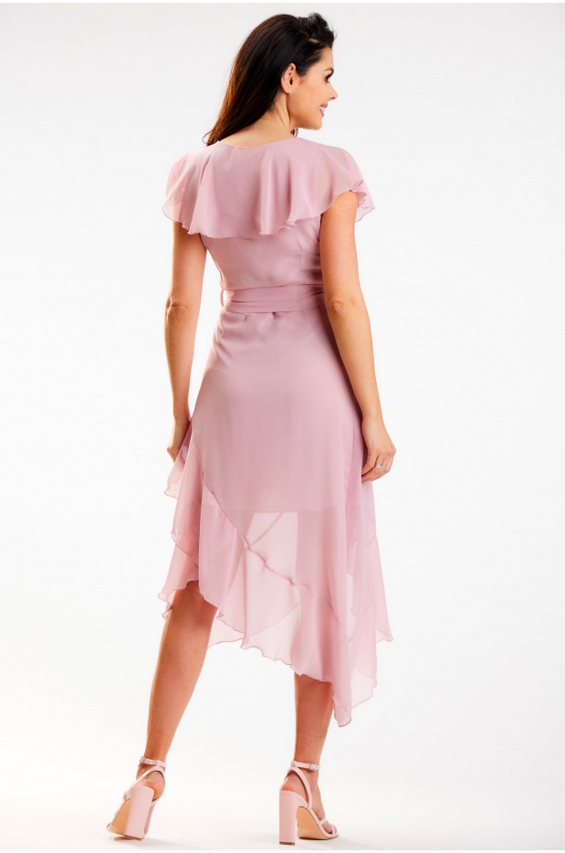 Asymetryczna sukienka z szyfonu z falbanami, pudrowy róż - bok
