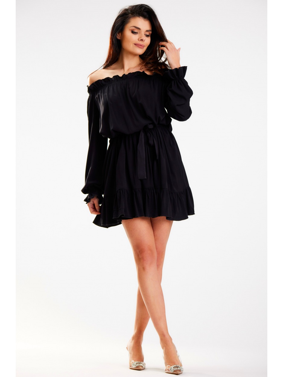 Trapezowa sukienka hiszpanka z falbaną i długimi rękawami z wiskozy, czarna - przód