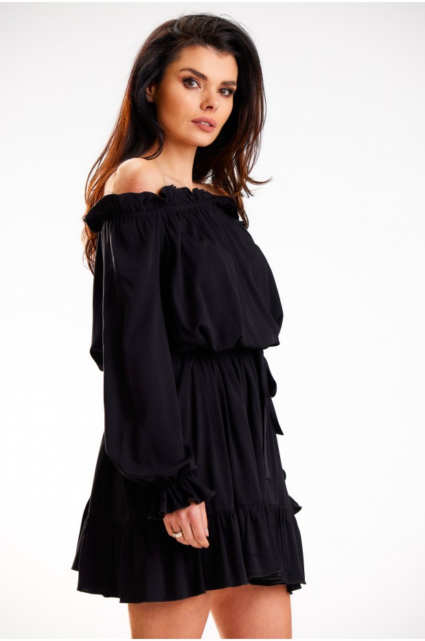 Trapezowa sukienka hiszpanka z falbaną i długimi rękawami z wiskozy, czarna - bok