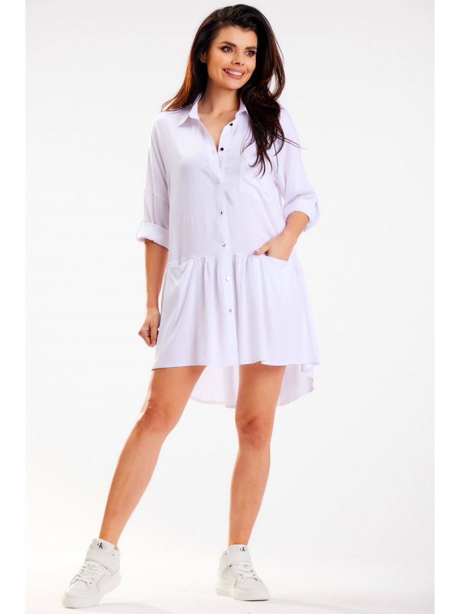 Sukienka koszulowa z wiskozy o luźnym fasonie, biała - bok