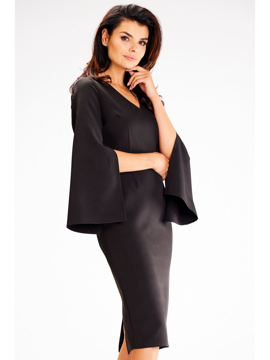 Elegancka sukienka z midi z pęknięciami w rękawach, czarna - bok