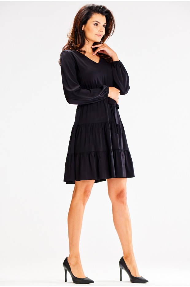 Rozkloszowana sukienka mini z długim rękawem dekolt V, czarna - bok