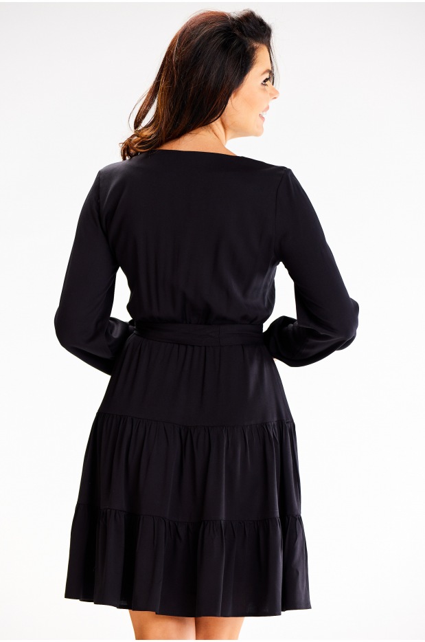 Rozkloszowana sukienka mini z długim rękawem dekolt V, czarna - lewo