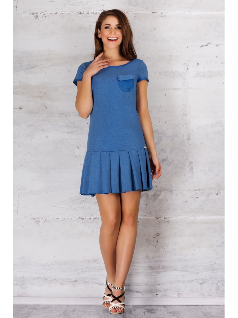 Luźna, dzianinowa sukienka mini z zakładkami, niebieska - tył