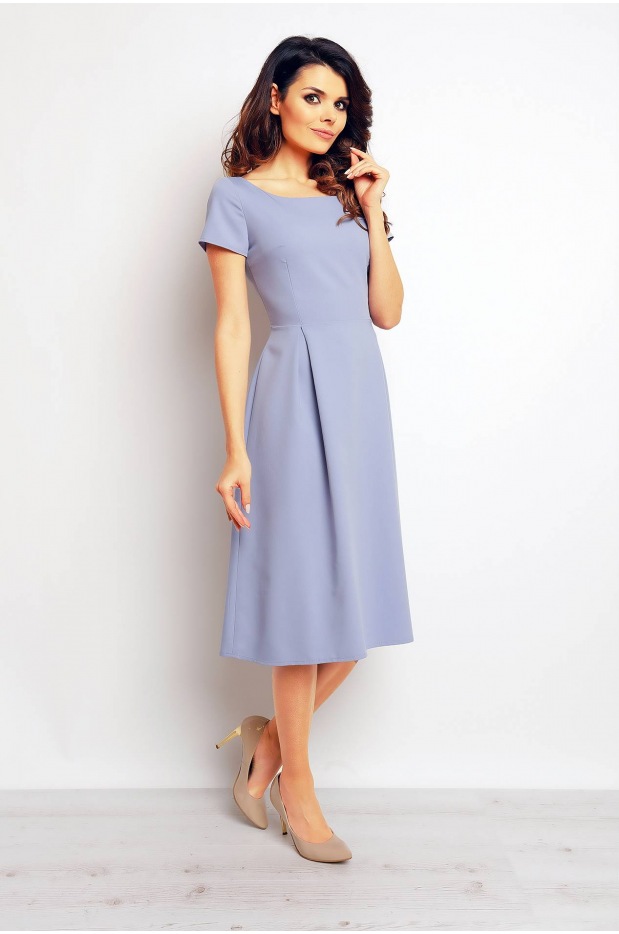 Elegancka sukienka midi z kontrafałdami i krótkimi rękawami, niebieski - przód