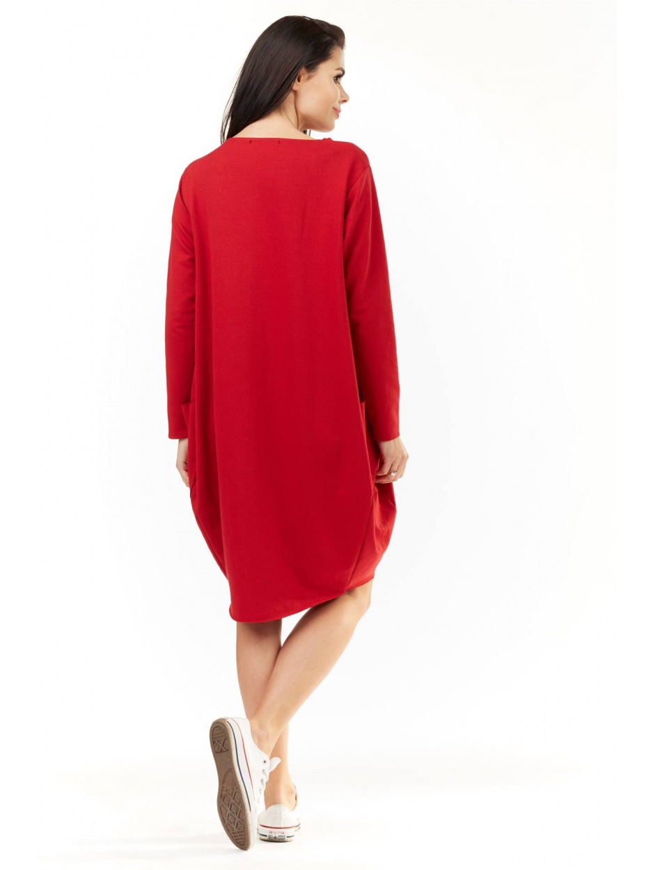 Oversizowa sukienka bombka z dresówki, czerwona - przód