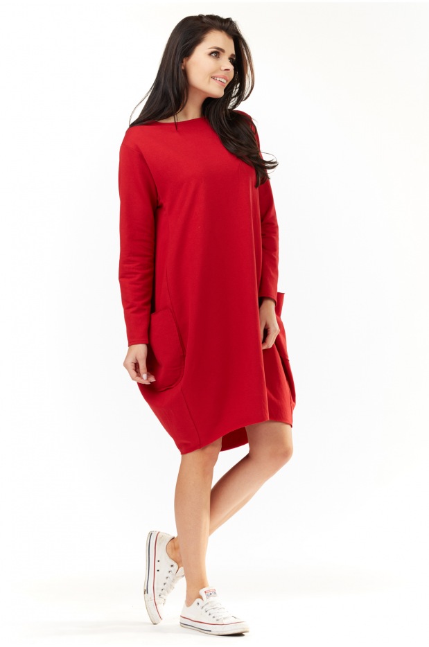 Oversizowa sukienka bombka z dresówki, czerwona - góra
