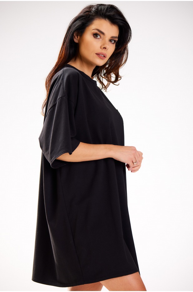 Oversizowa, sukienka mini t-shirtowa z krótkim rękawem, czarna - detal