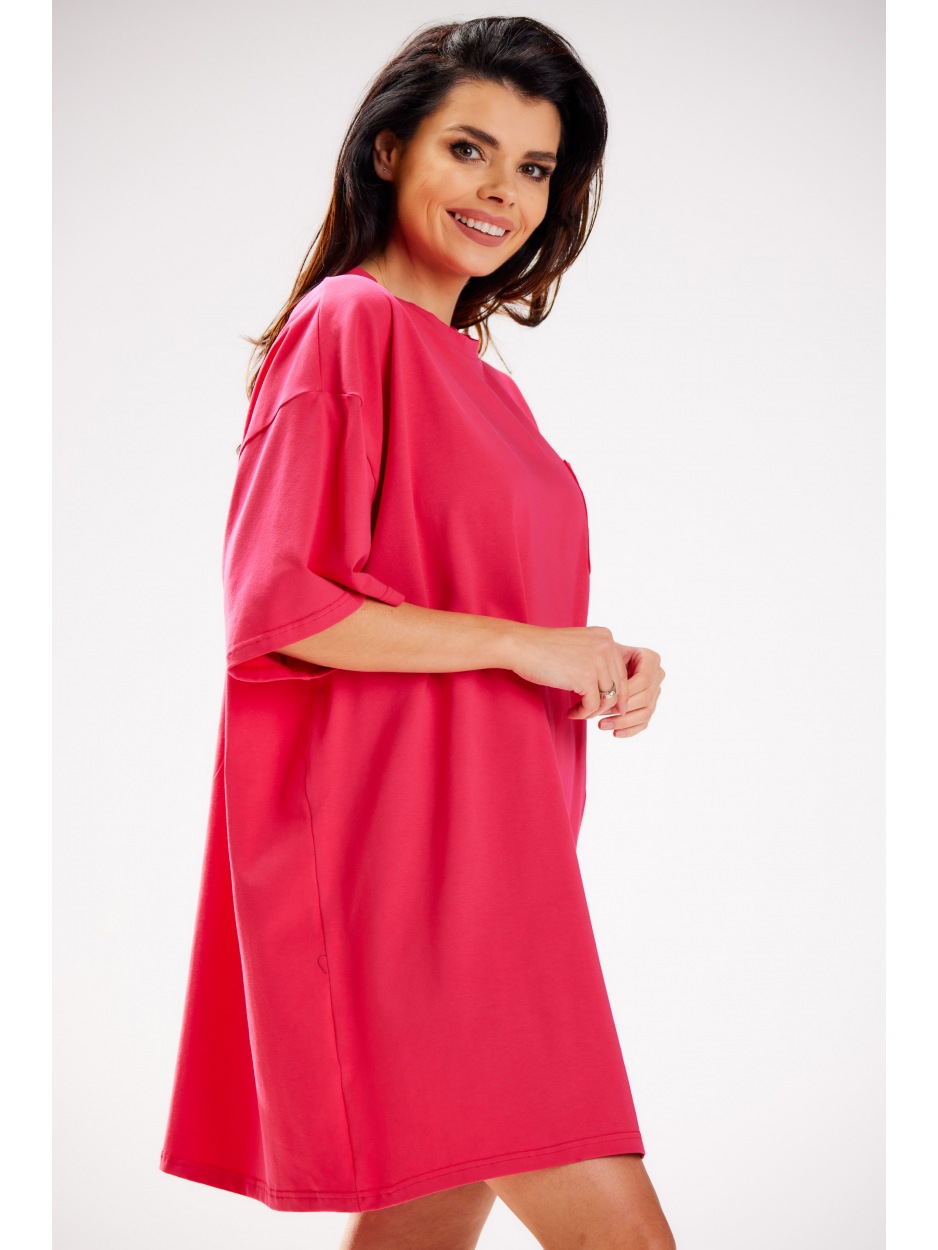 Oversizowa, sukienka mini t-shirtowa z krótkim rękawem, różowa - prawo