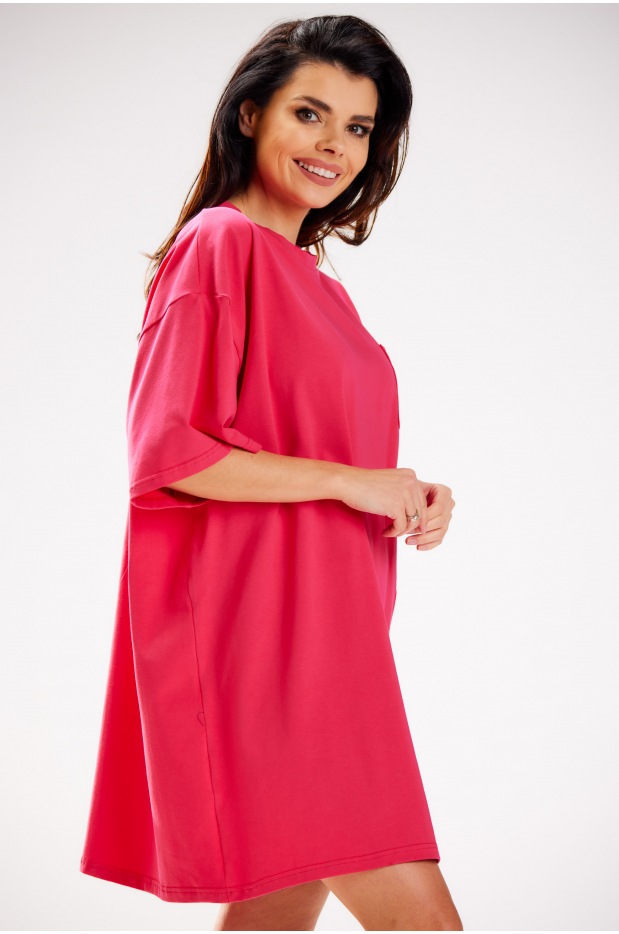 Oversizowa, sukienka mini t-shirtowa z krótkim rękawem, różowa - prawo