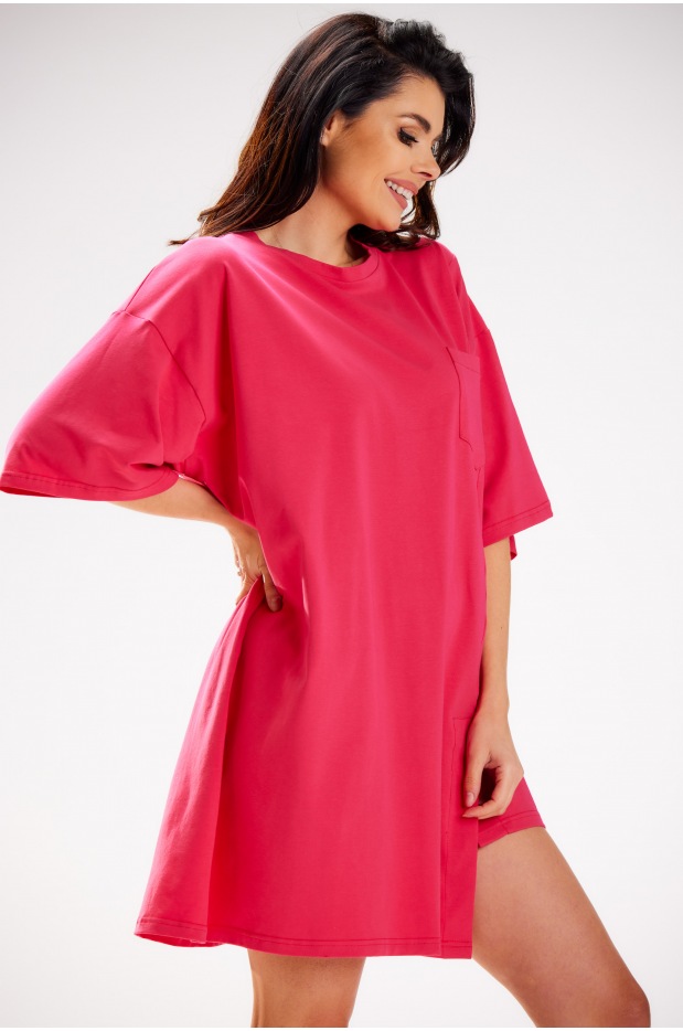 Oversizowa, sukienka mini t-shirtowa z krótkim rękawem, różowa - dół