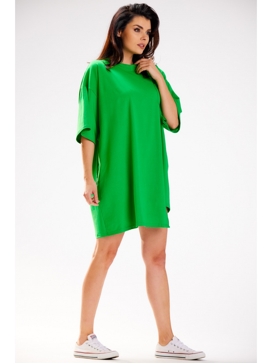 Oversizowa, sukienka mini t-shirtowa z krótkim rękawem, zielona - bok