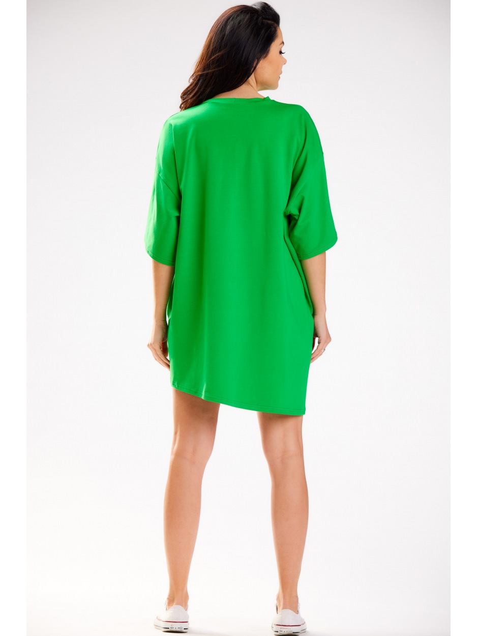 Oversizowa, sukienka mini t-shirtowa z krótkim rękawem, zielona - lewo