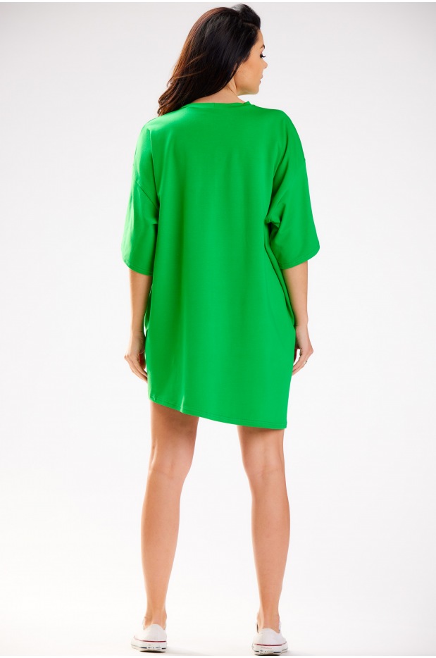 Oversizowa, sukienka mini t-shirtowa z krótkim rękawem, zielona - lewo