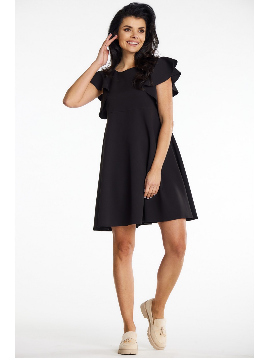 Trapezowa sukienka mini z rękawem falbaną, czarna - przód