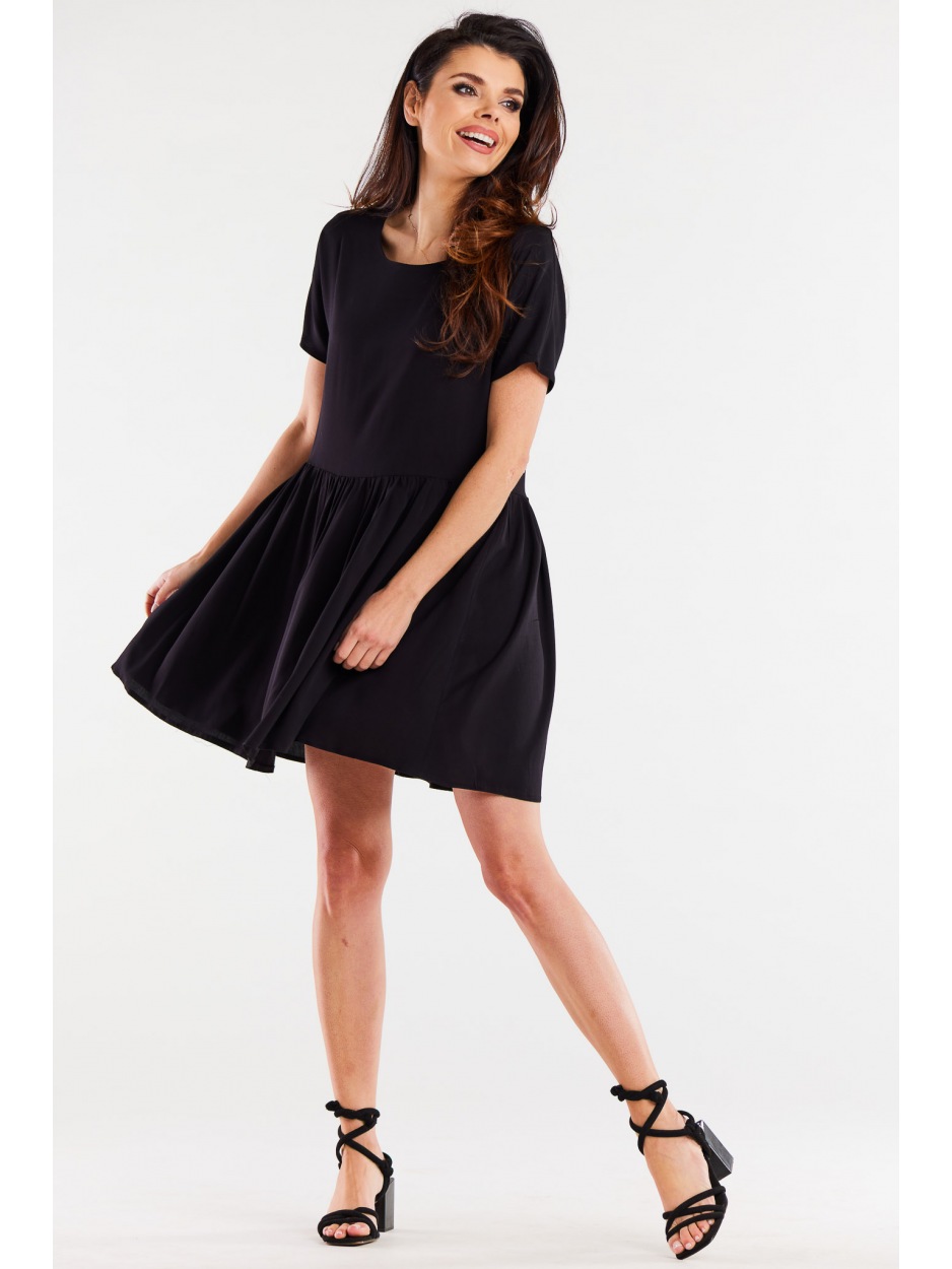 Luźna sukienka mini z wiskozy i krótkim rękawem, czarna - bok