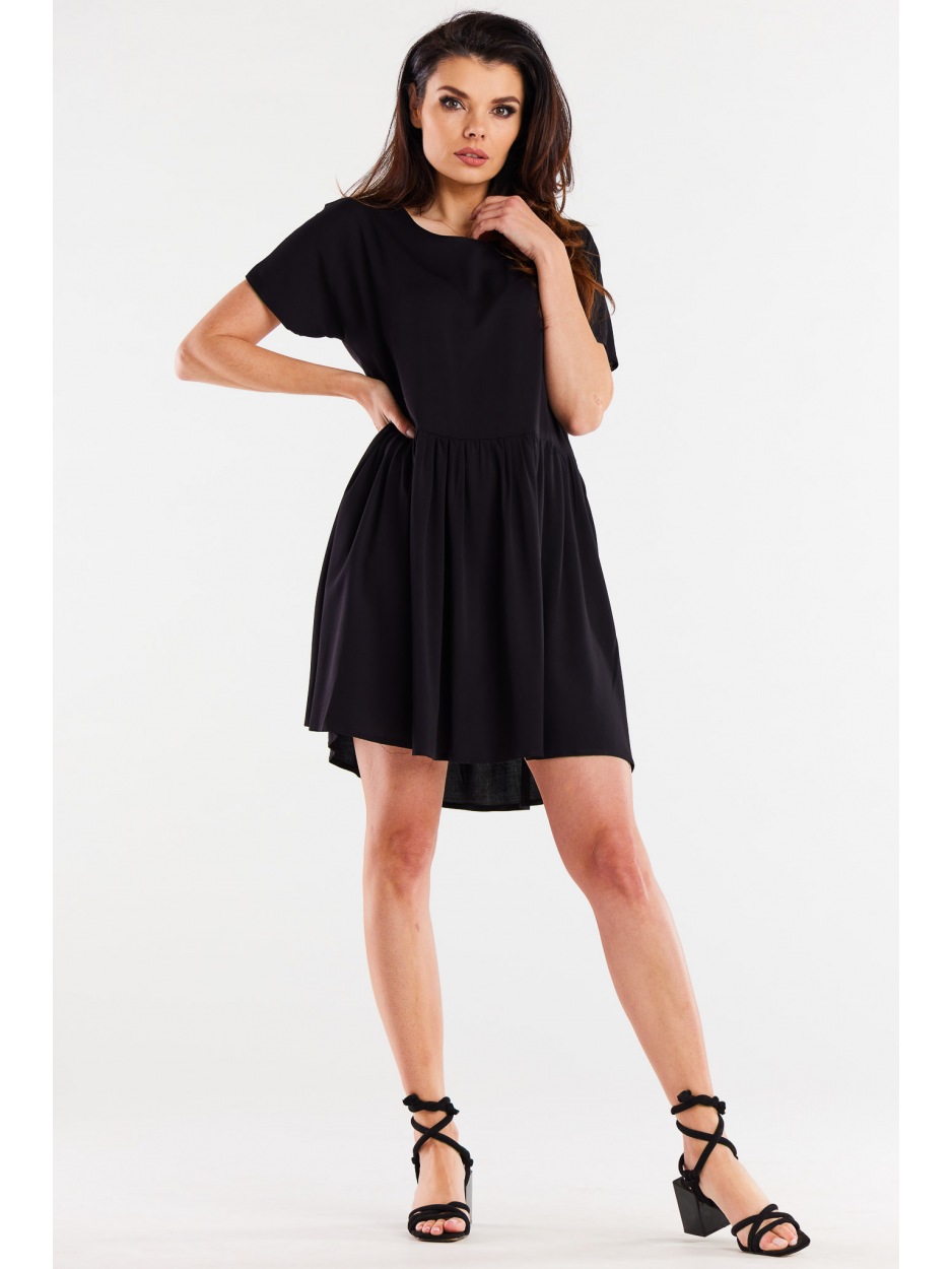 Luźna sukienka mini z wiskozy i krótkim rękawem, czarna - detal