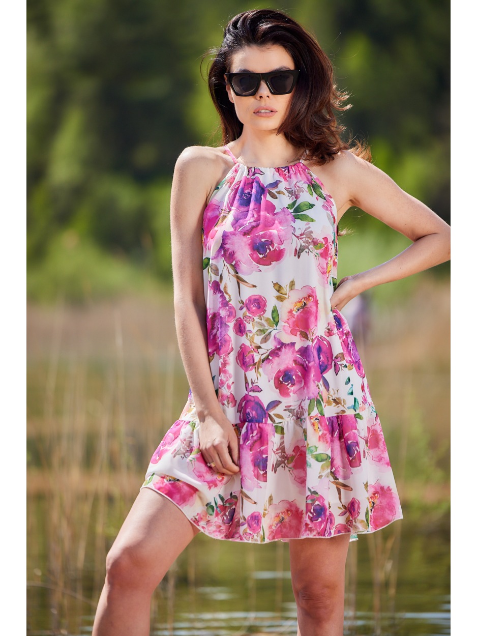 Trapezowa sukienka mini z na ramiączkach z szyfonu, wzór różowe kwiaty - detal