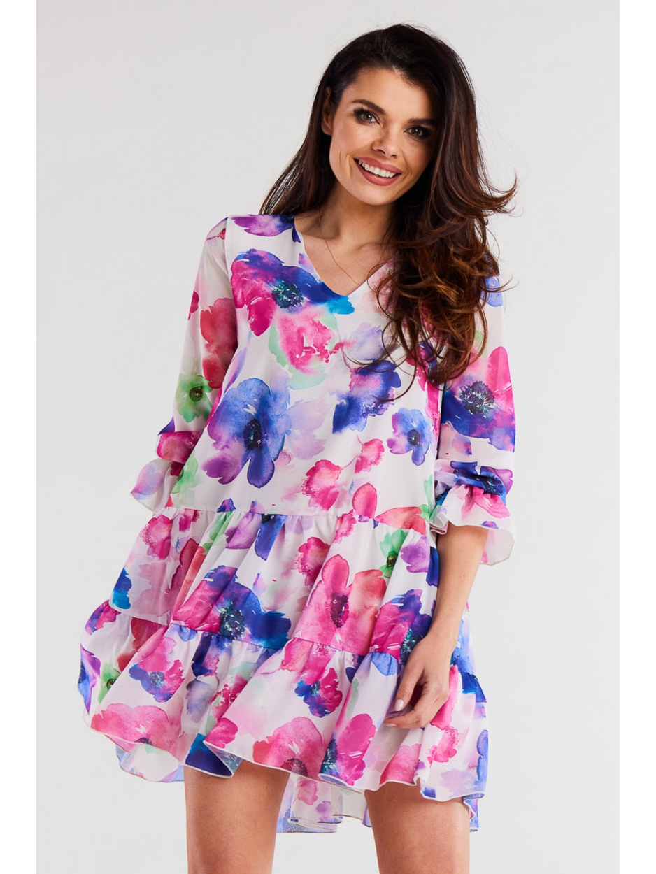 Luźna sukienka mini z dekoltem V i rękawami ¾ - różowo-granatowe kwiaty - tył