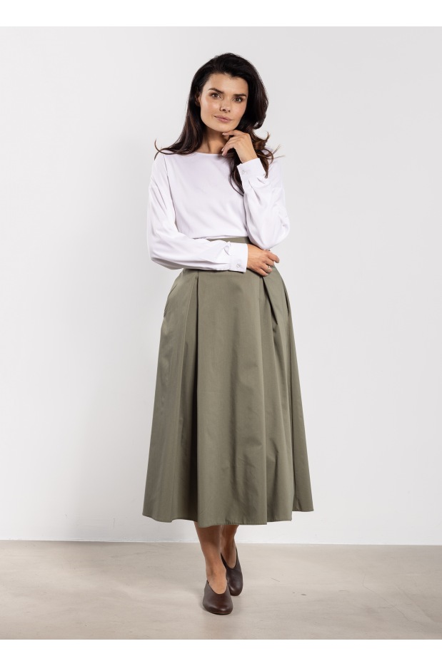 Rozkloszowana spódnica midi szałwiona z wysokim stanem - przód