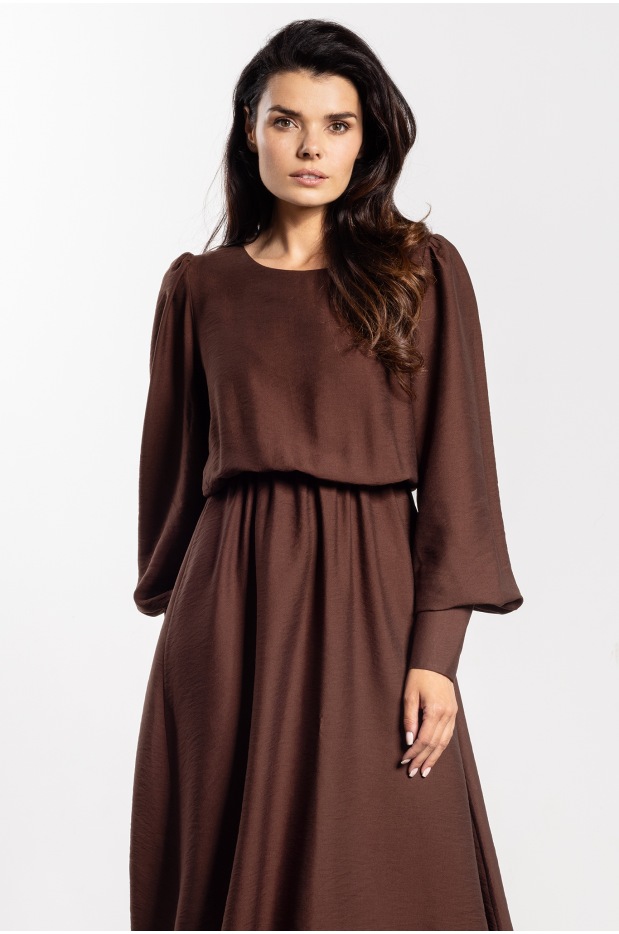 Luźna sukienka midi A732 - Kolor/wzór: Czekoladowy